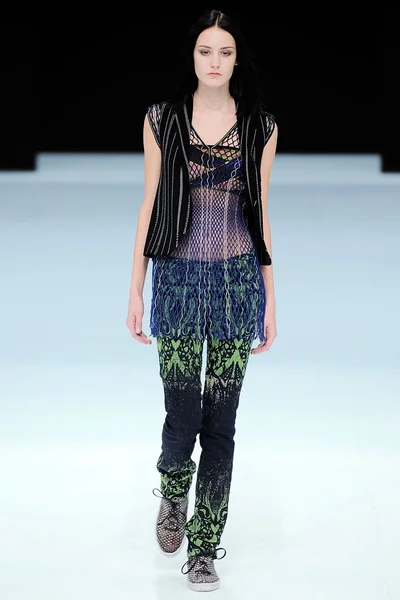Look 11